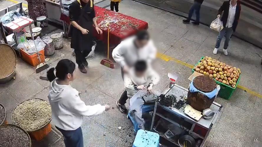 澳门最精准免费资料大全旅游景点和天降花盆砸路人脚边与花盆坠落将人砸死